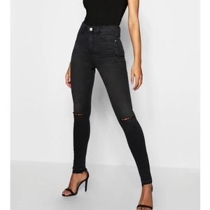 NWT!! Boohoo (Tall) Skinny Jeans